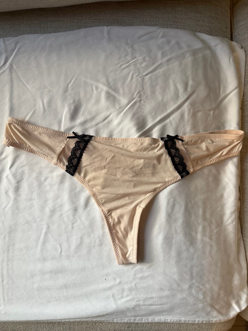 NWOT Barely There Nude Thong Panty Size L/7 Lace Trim Nylon Spandex